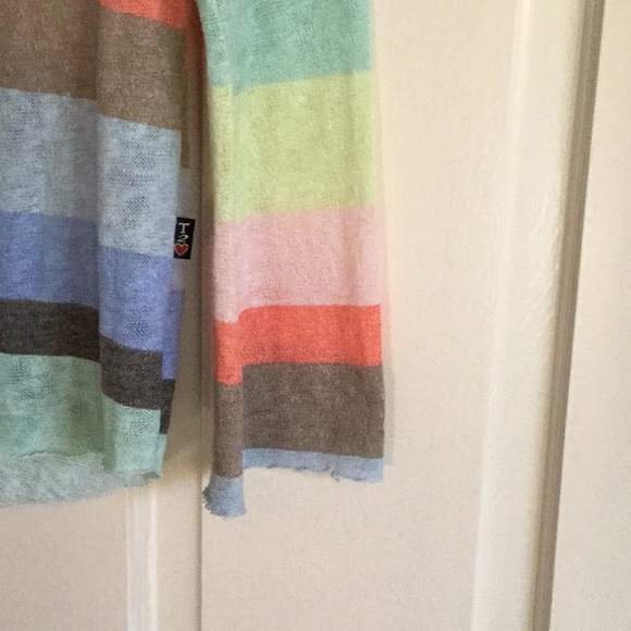 Top - Picture 3 of 5